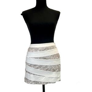 Bebe cream nude blush pink lace mini skirt Sz 6